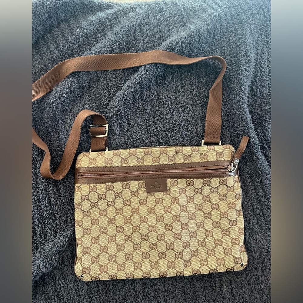 GUCCI purse or crossbody